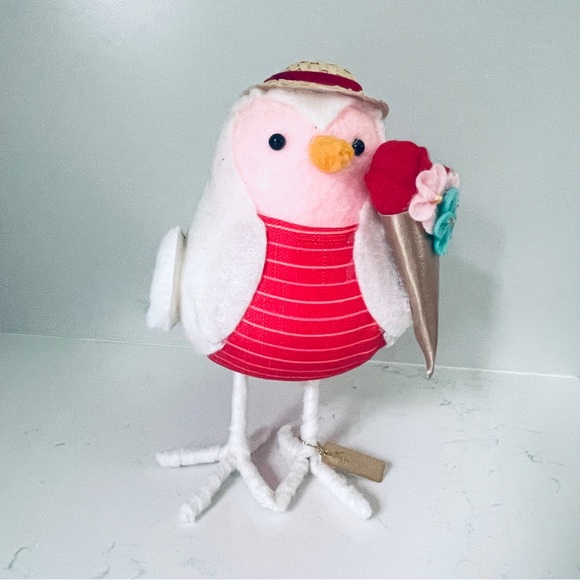 Target Spritz Valentine’s Day‎ Holiday 2023 Jet Fabric Bird Featherly Friends - Picture 1 of 7
